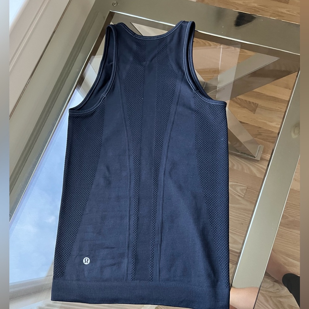 LULULEMON workout top